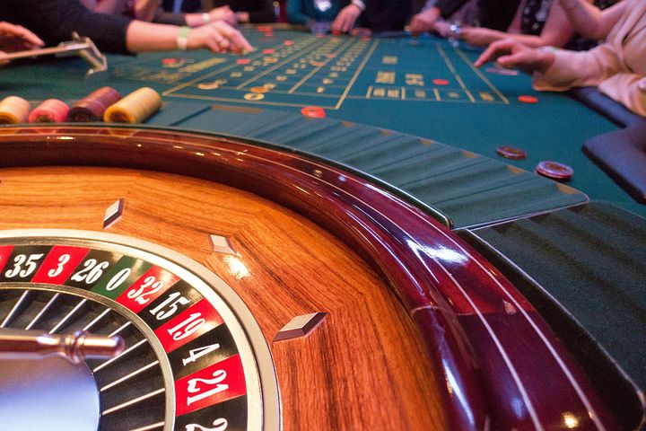 オンラインカジノルーレットの賭け方・仕組み・ルールの解説
